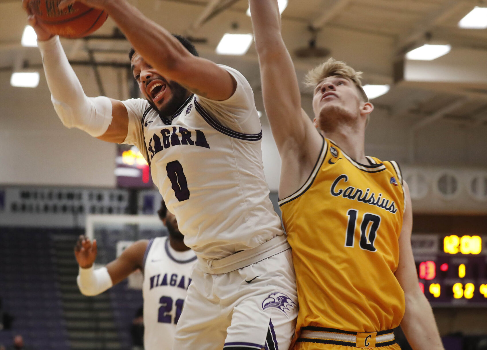 Battle of the Bridge, Canisius at Niagara men's hoops